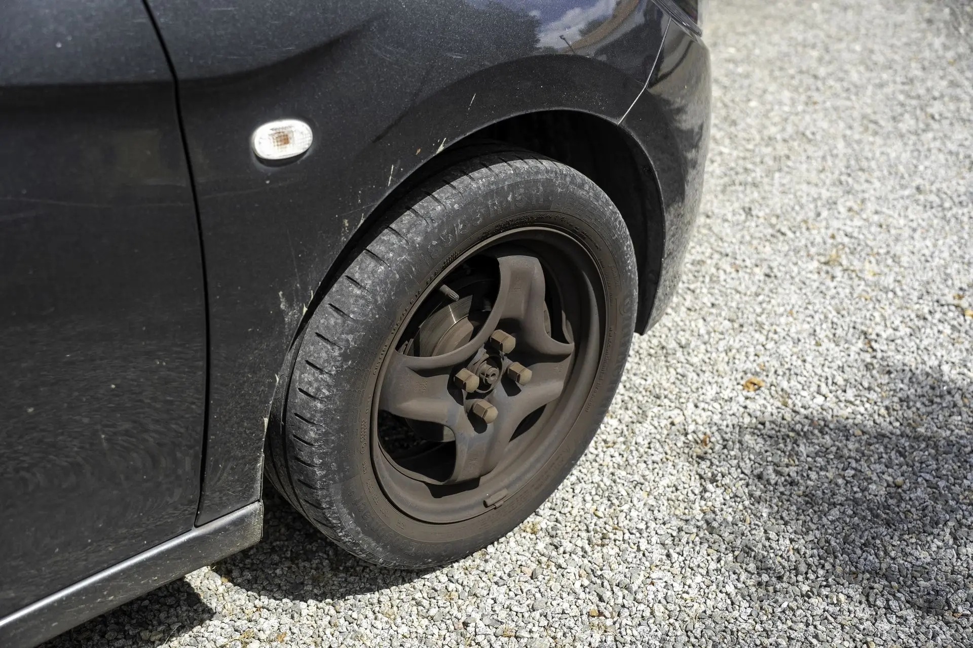 Jante Opel Karl avant nettoyage Alion Detailing