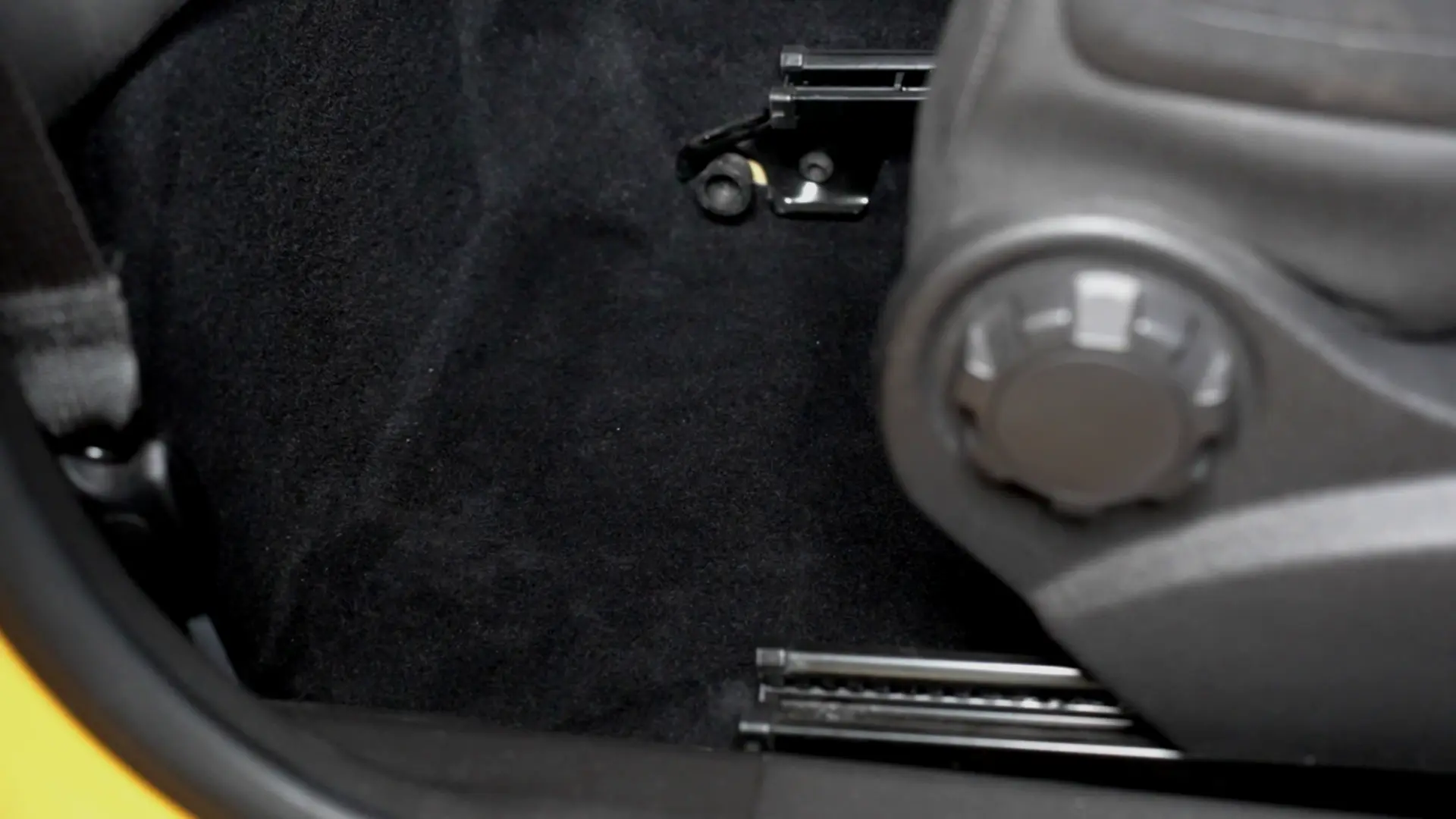 Intérieur Opel Adam après nettoyage Alion Detailing